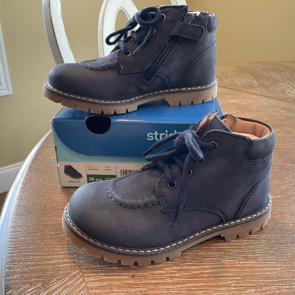 Stride Rite Sawyer Toddler Boy Size 8.5M in Navy
